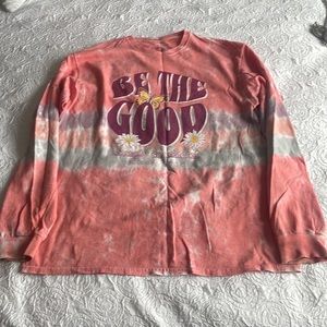 size L.  been worn a handful of times.  name brand simply southern